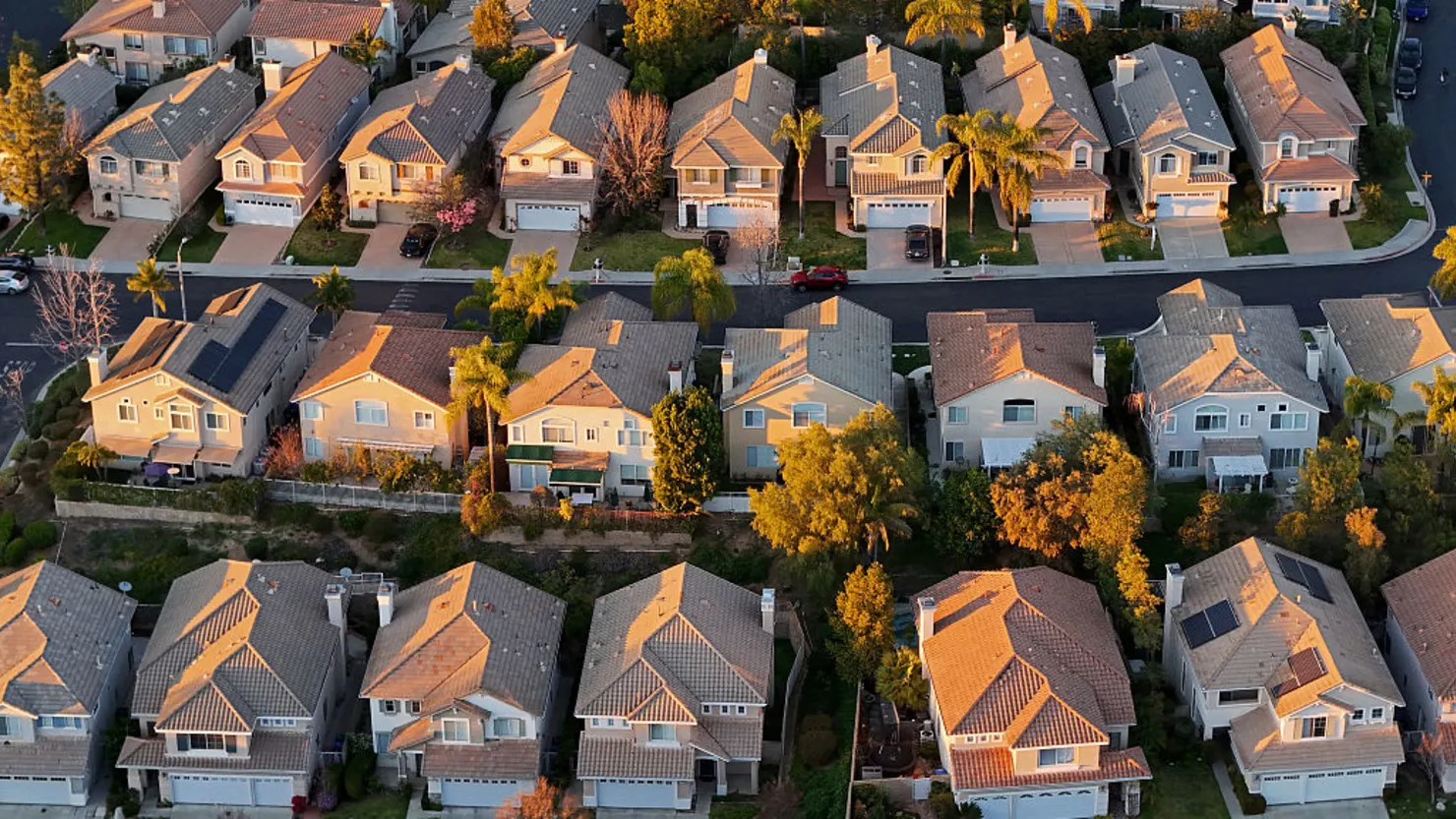 Mortgage rates in a 7-month surge, hits housing market