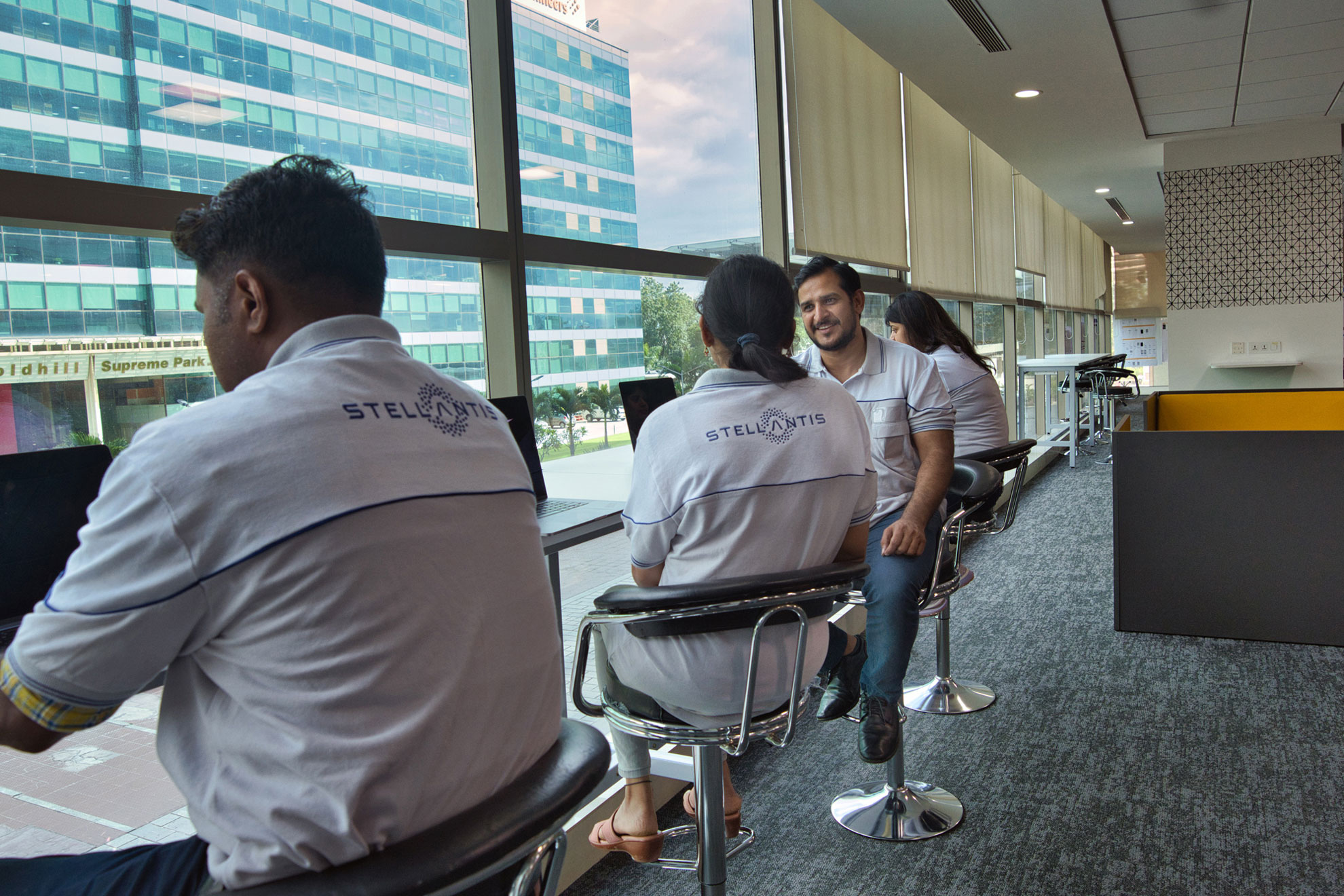 AI chatbots shake India’s call-center industry