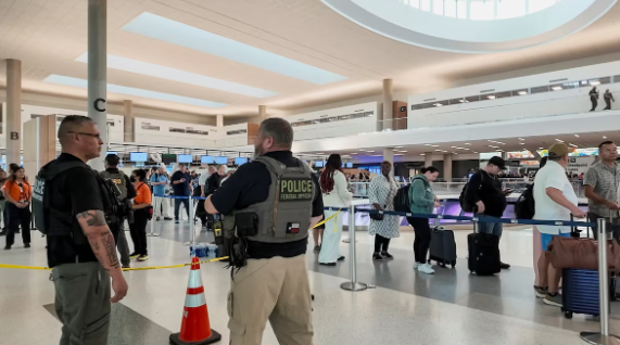 TSA Pay Crisis Starts Hitting Passenger Experience as Shutdown Drags On