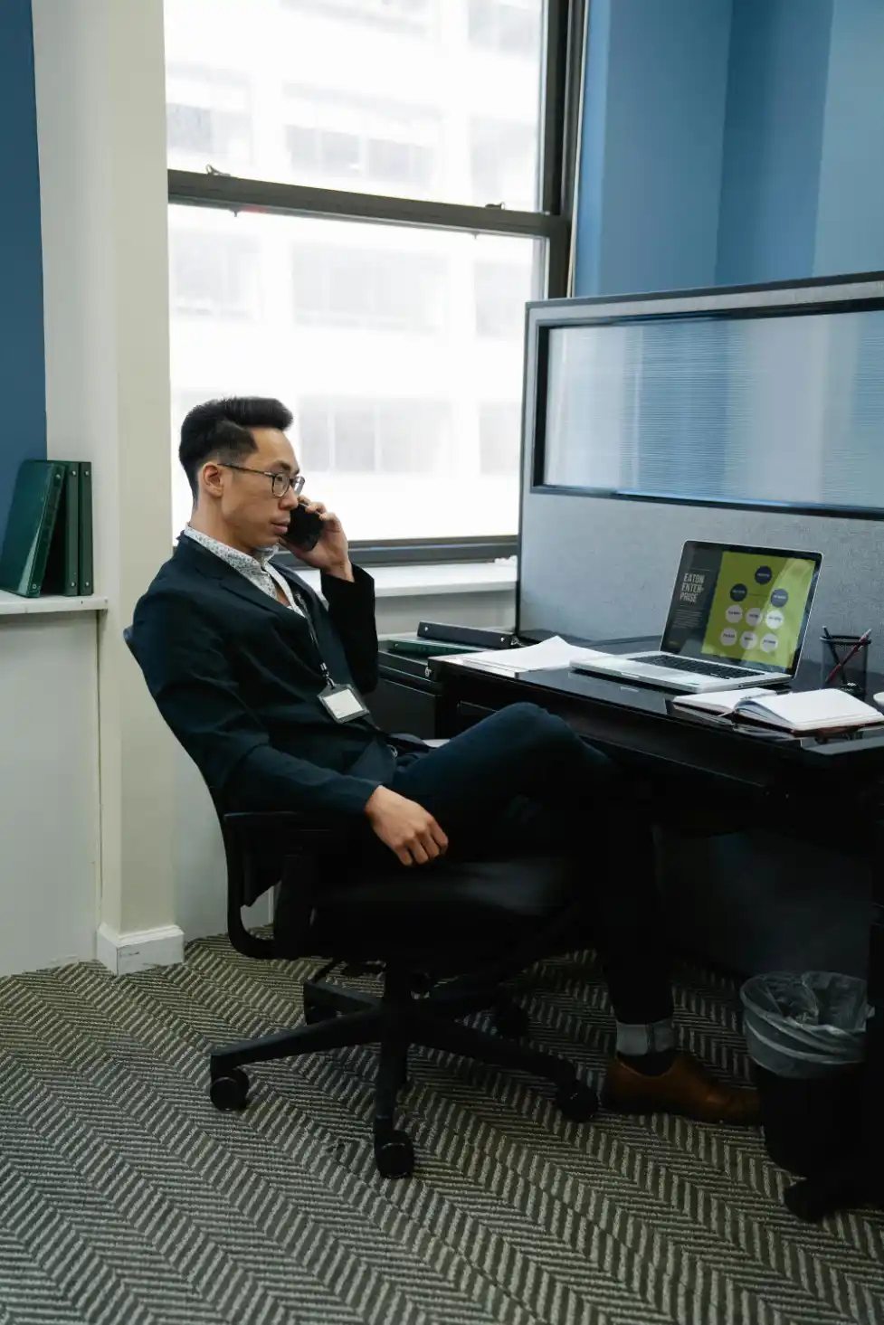 Financial Appointment Setter making calls and booking client meetings