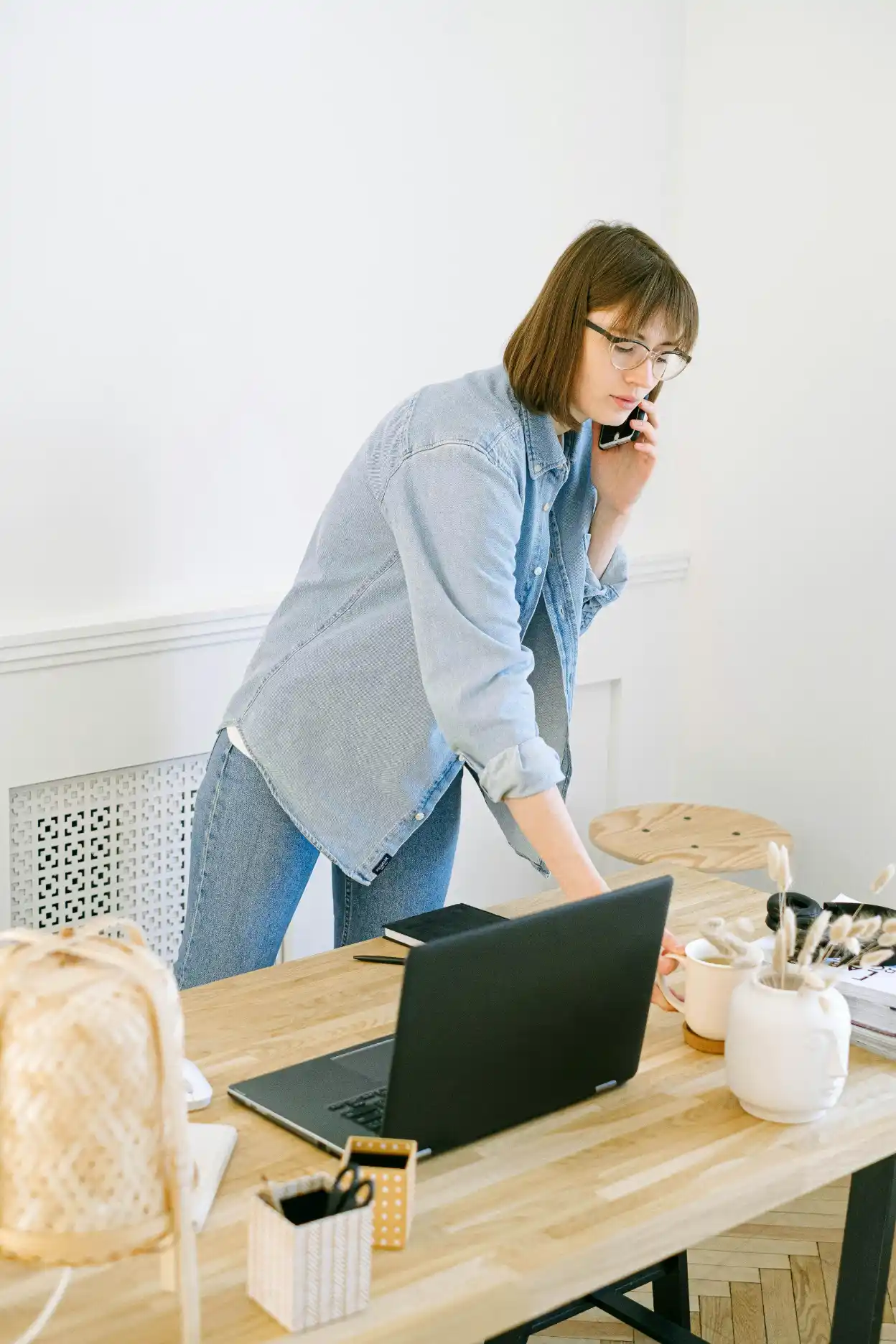 Lead Generation Specialist managing telecommunications prospects