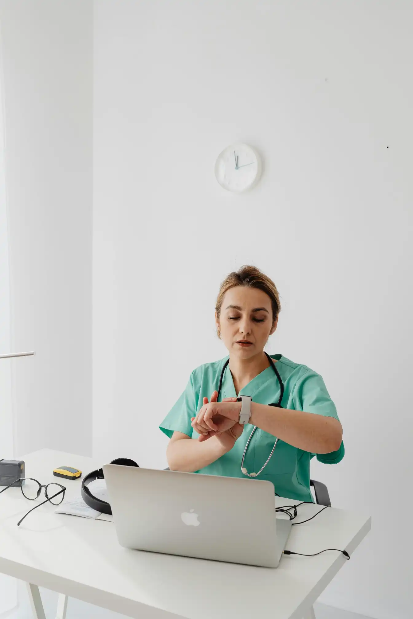 Healthcare e-commerce manager optimizing online medical store and product listings