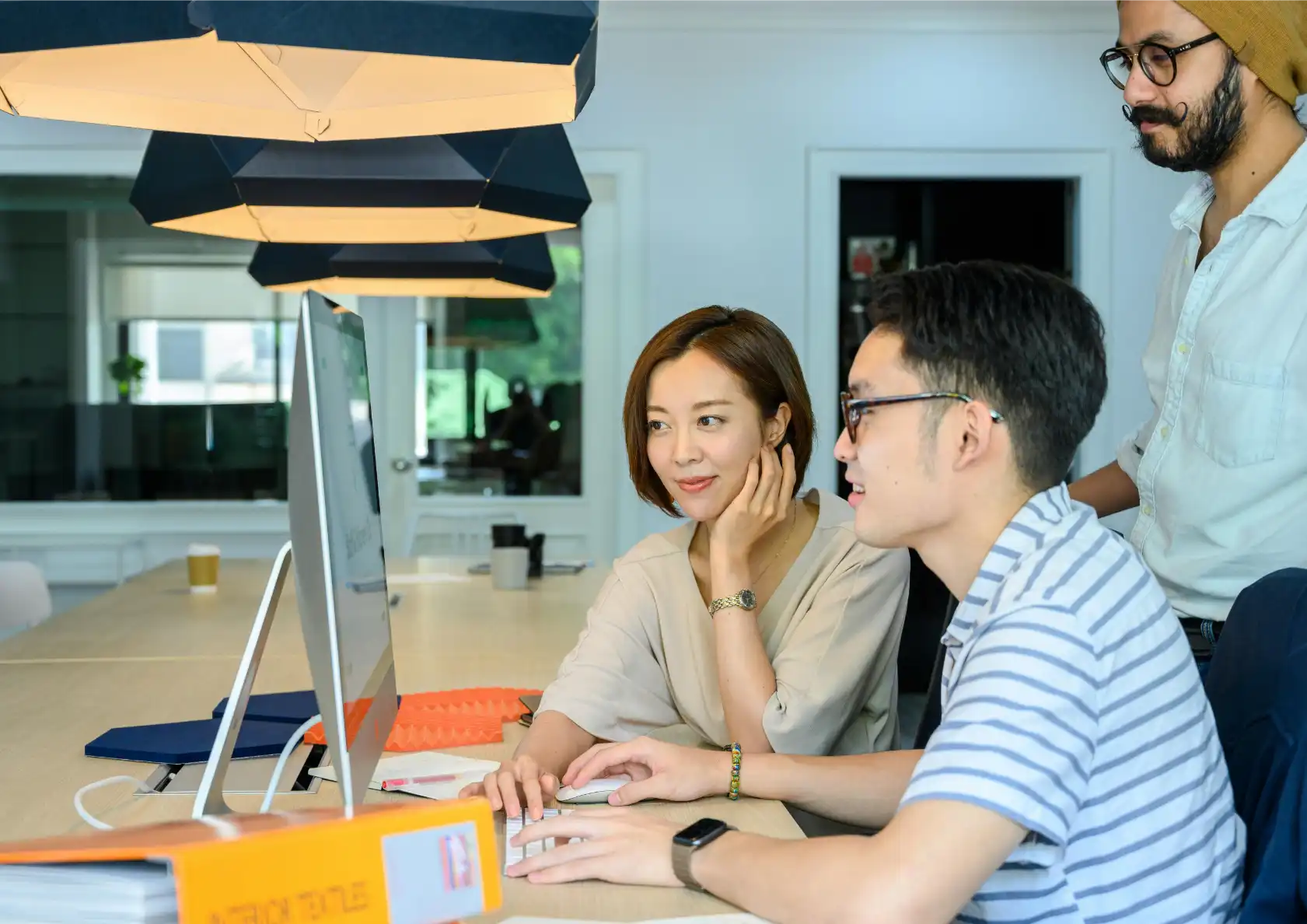 Social media manager creating content and engaging with customers for e-commerce brands