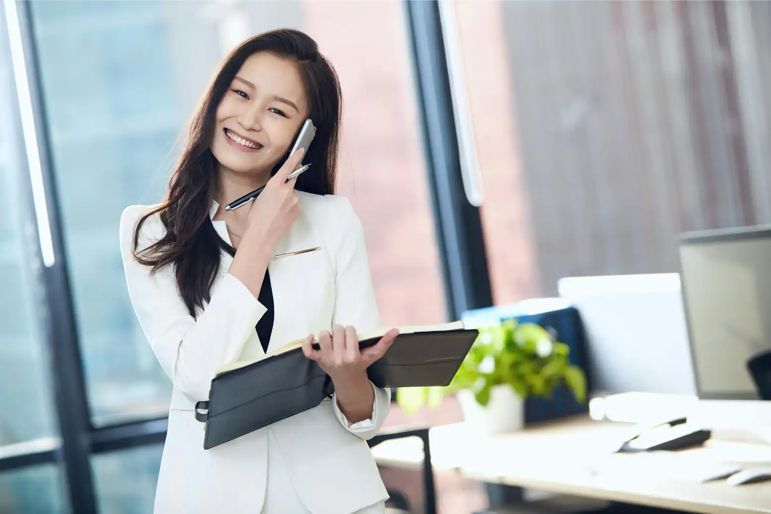 Lead Generation Specialist researching manufacturing prospects