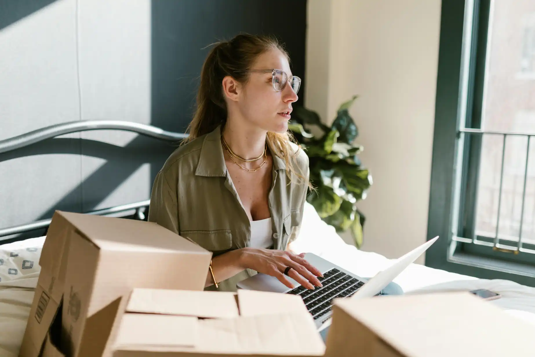 FBA Shipment Preparation Officer managing Amazon inventory and labeling