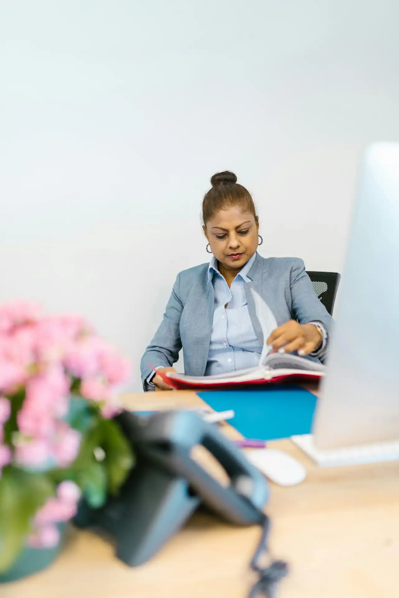 Office Manager coordinating engineering and construction workflows