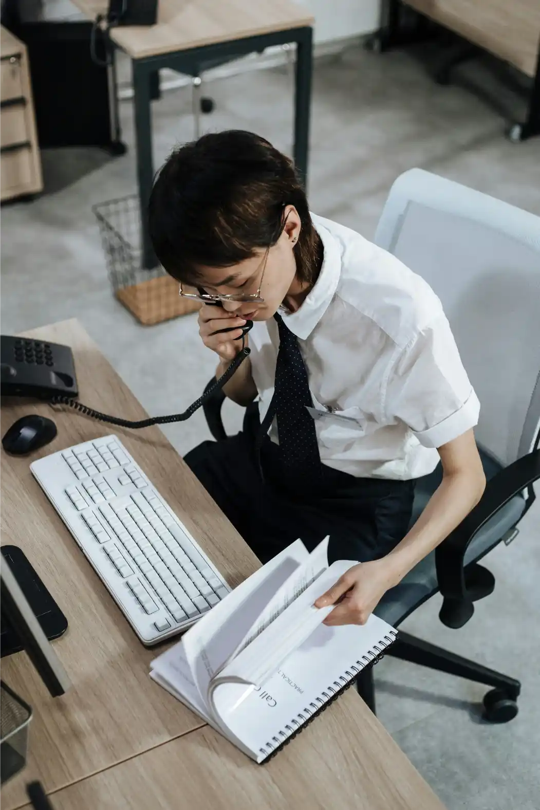 Appointment Setter making calls and booking telecom meetings